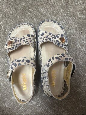 Alegria Vienna Tan Leopard-Print Adjustable Sandals